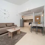 Ela شقة