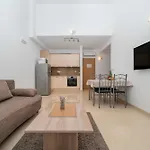Ela شقة *