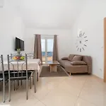 Ela شقة ماكارسكا